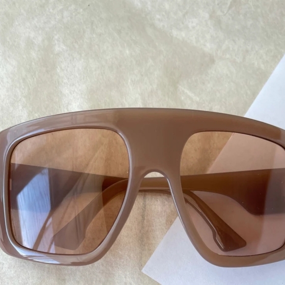 Fashion Oversized Square Sunglasses - Picture 4 of 8